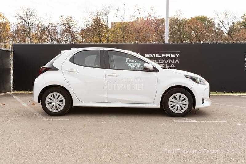 Toyota Yaris 1.5 VVT-iE Stella