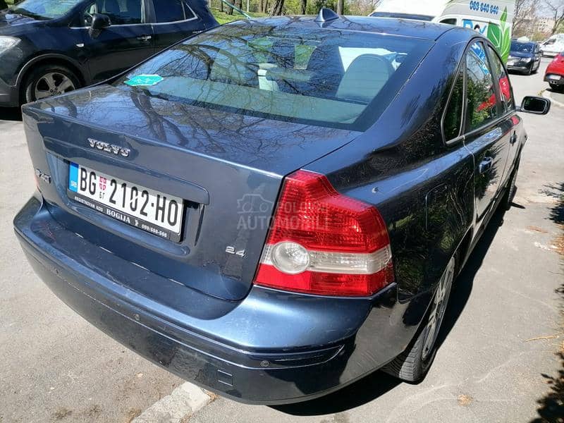 Volvo S40 2.4