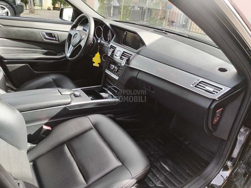 Mercedes Benz E 200 