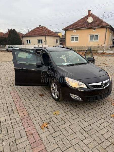 Opel Astra J 