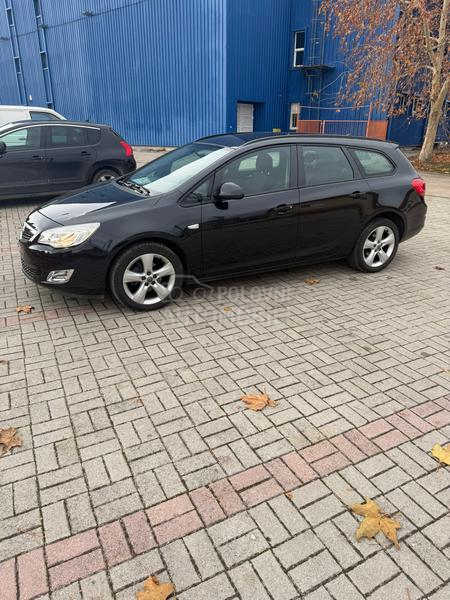 Opel Astra J 