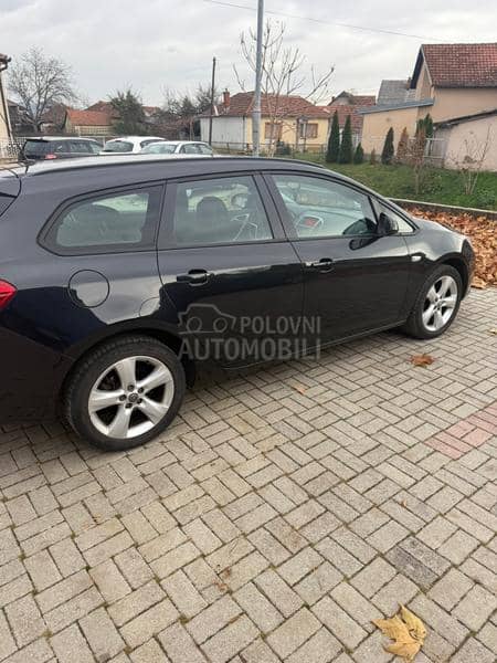 Opel Astra J 