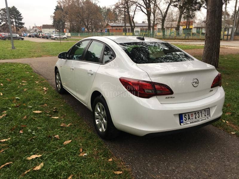 Opel Astra J 1.6 cdti