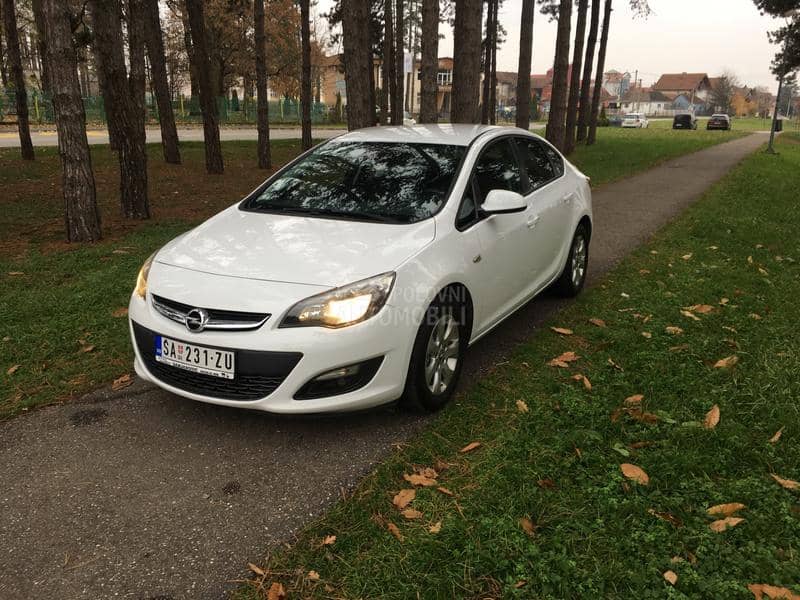 Opel Astra J 1.6 cdti