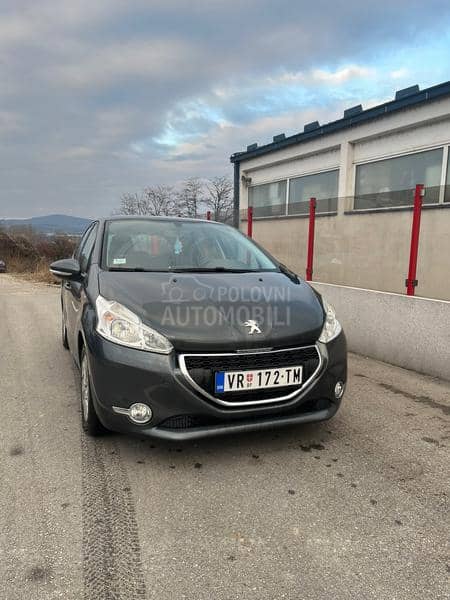 Peugeot 208 blu ehdi