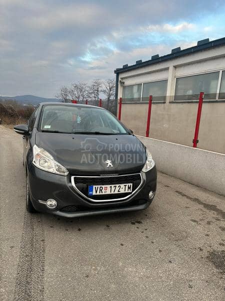 Peugeot 208 blu ehdi