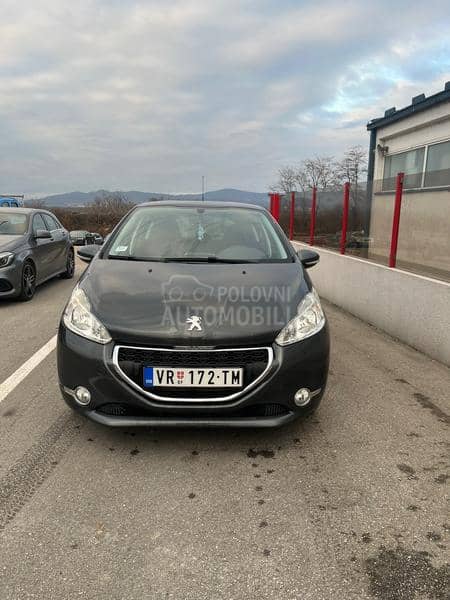 Peugeot 208 blu ehdi