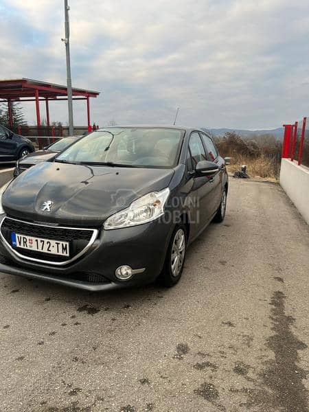 Peugeot 208 blu ehdi