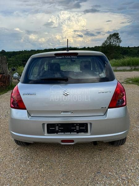 Suzuki Swift 1.3i 4x4