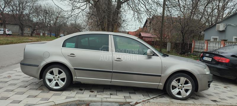 Škoda Superb 