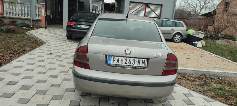 Škoda Superb 