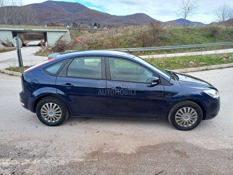 Ford Focus 1.6i CH