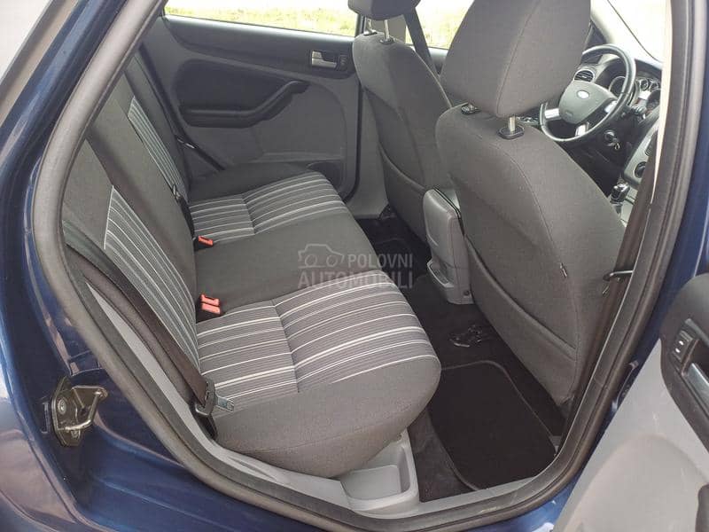 Ford Focus 1.6i CH