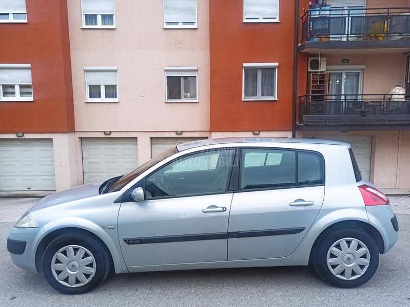 Renault Megane 1.6 5v / DUG0 REG