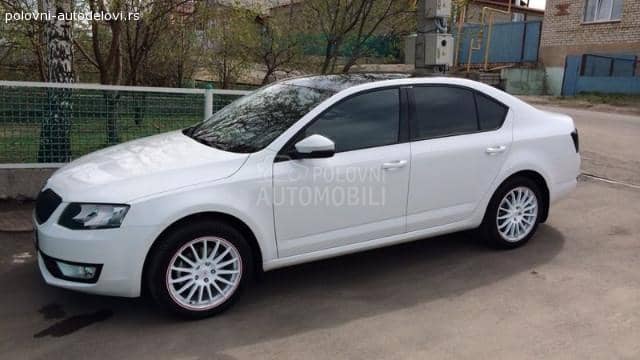 Škoda Superb -  kompletan auto u delovima