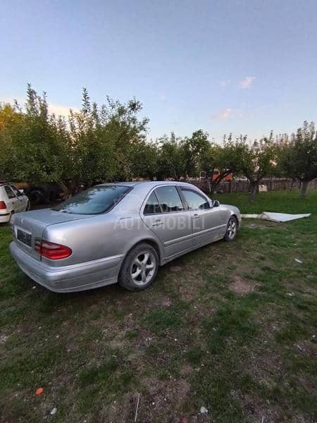 Mercedes Benz E 220 2.2DCI