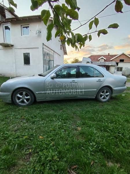 Mercedes Benz E 220 2.2DCI