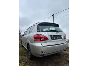 Branik prednji zadnji za Toyota Avensis Verso od 2000. do 2007. god.