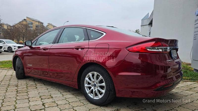 Ford Mondeo Hybrid AT