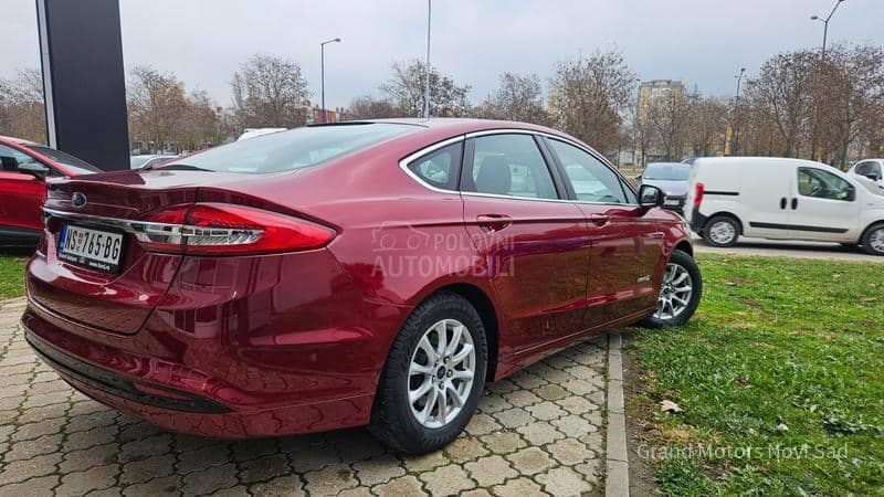 Ford Mondeo Hybrid AT