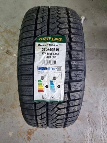 Westlake 255/35 R19 Zimska