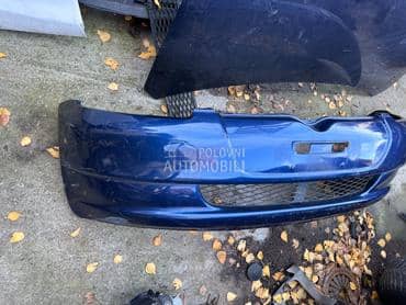 Prednji branik za Toyota Yaris od 1999. do 2005. god.