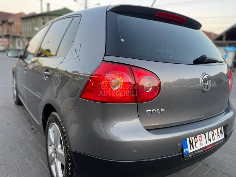 Volkswagen Golf 5 united