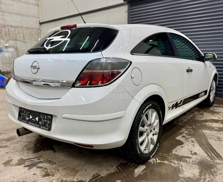 Opel Astra H 1.4 GTC