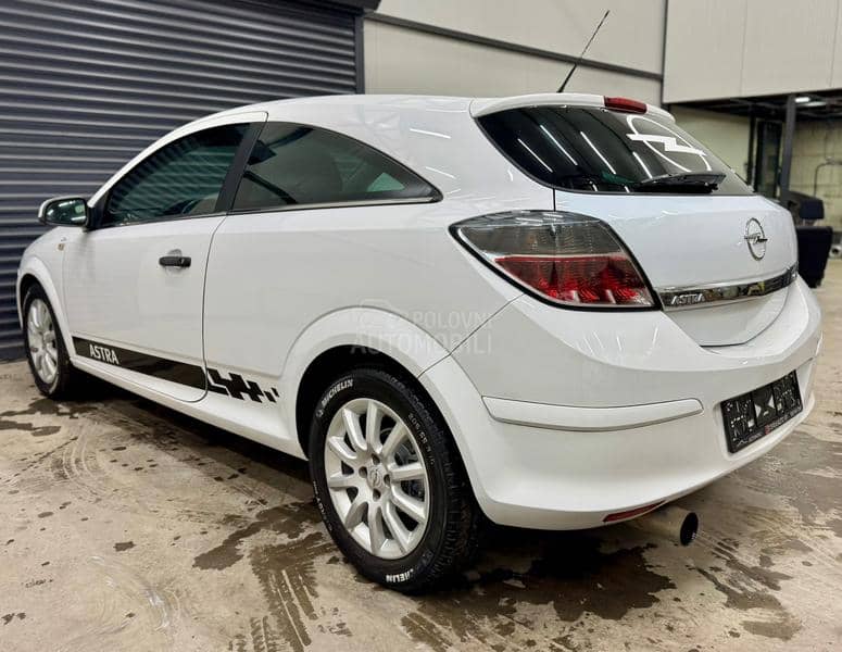 Opel Astra H 1.4 GTC