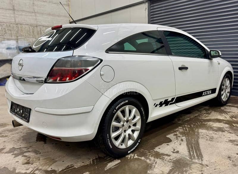 Opel Astra H 1.4 GTC