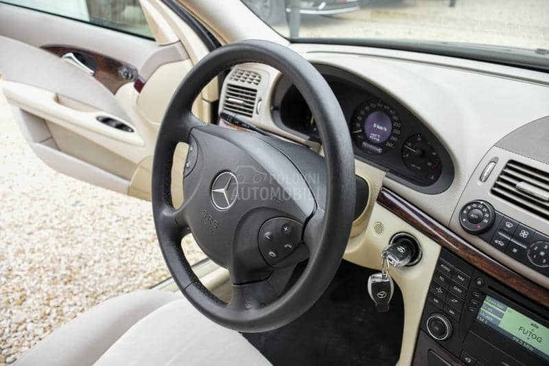 Mercedes Benz E 220 Black