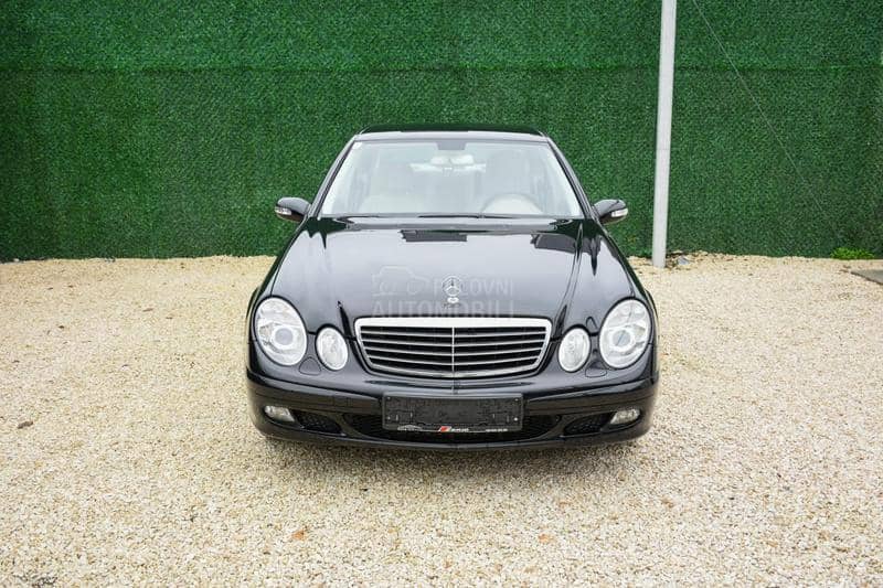 Mercedes Benz E 220 Black