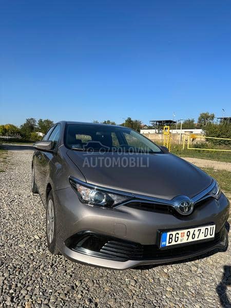 Toyota Auris 