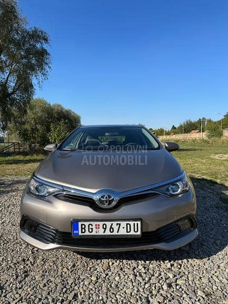 Toyota Auris 