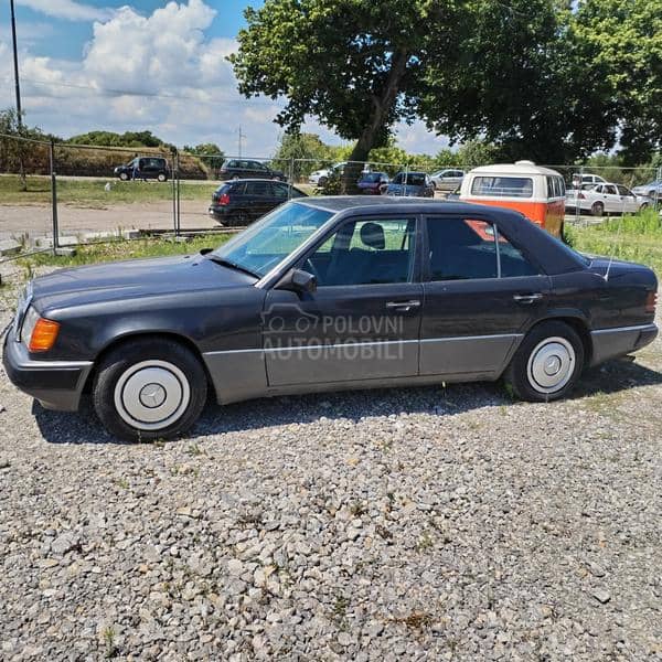 Mercedes Benz W124 200E