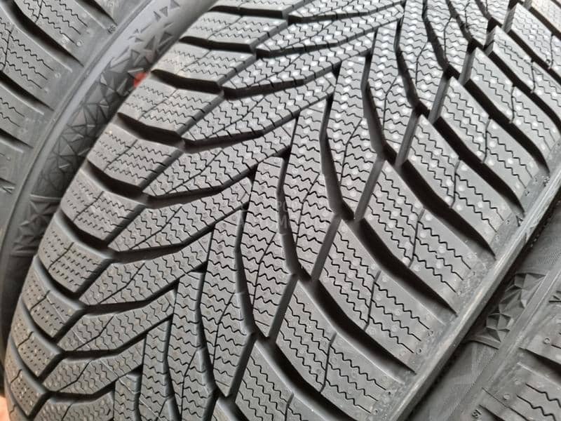 Nexen 245/40 R19 Zimska