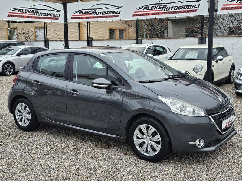 Peugeot 208 1.2 STYLE