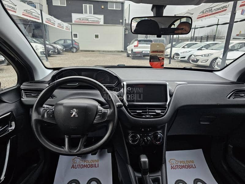 Peugeot 208 1.2 STYLE