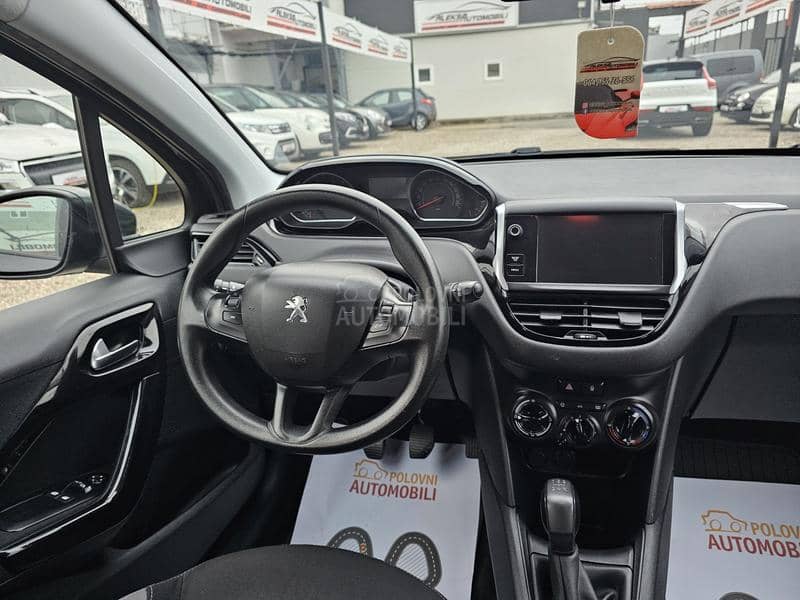 Peugeot 208 1.2 STYLE