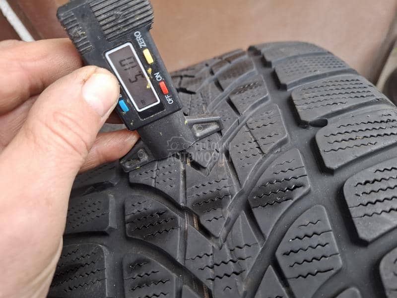 Dunlop 225/55 R16 Zimska