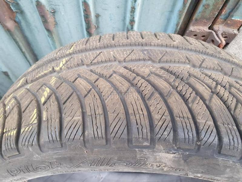 Taurus 235/45 R18 Zimska