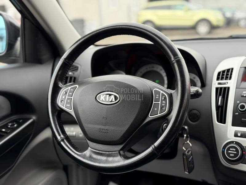 Kia cee`d sw 2.0 CRDI SWlSS