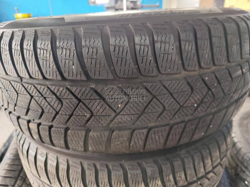 Pirelli 225/55 R18 Zimska