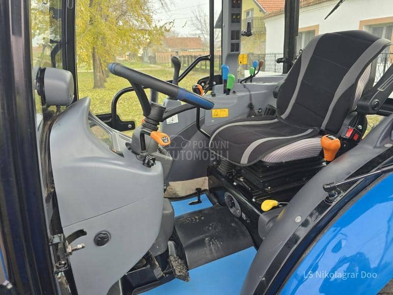 LS Tractor R60