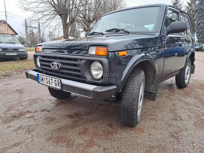 Lada Niva 1,7i servo tng