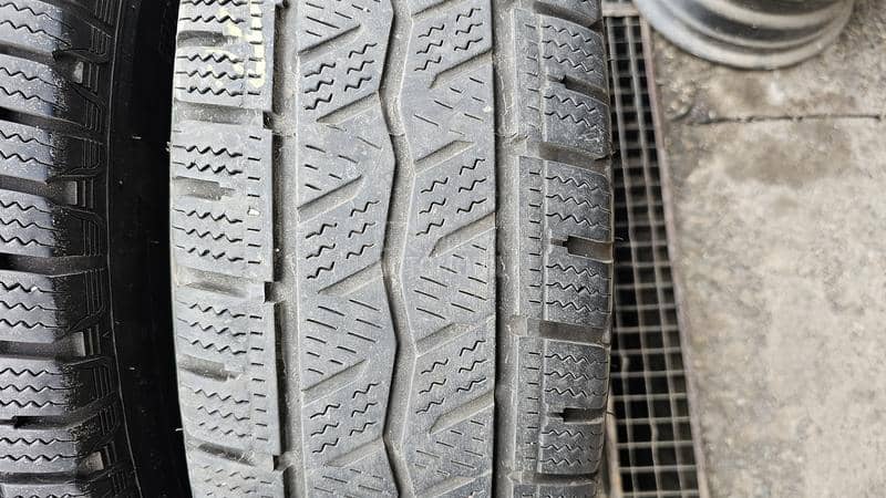 Hankook 205/75 R16 Zimska