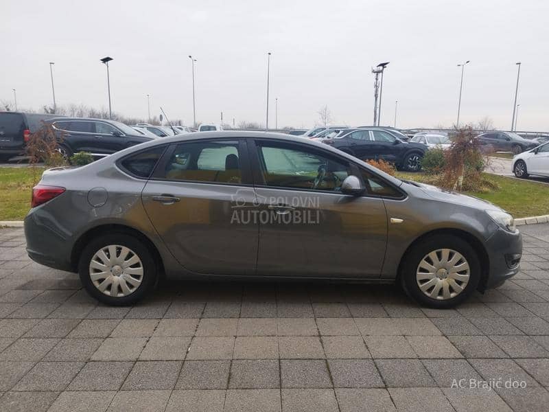 Opel Astra J 1.6 115HP MT5