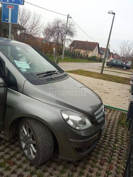 Mercedes Benz B 200 