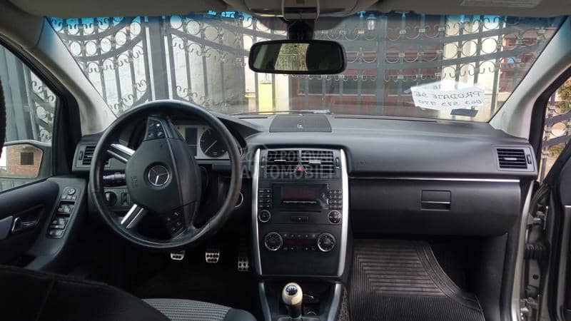 Mercedes Benz B 200 