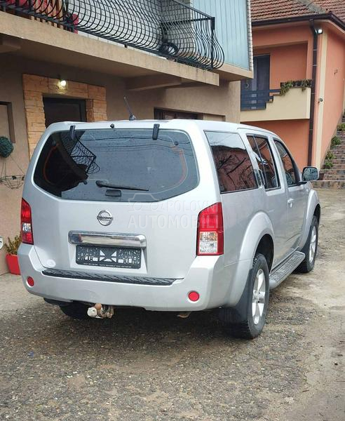 Nissan Pathfinder 